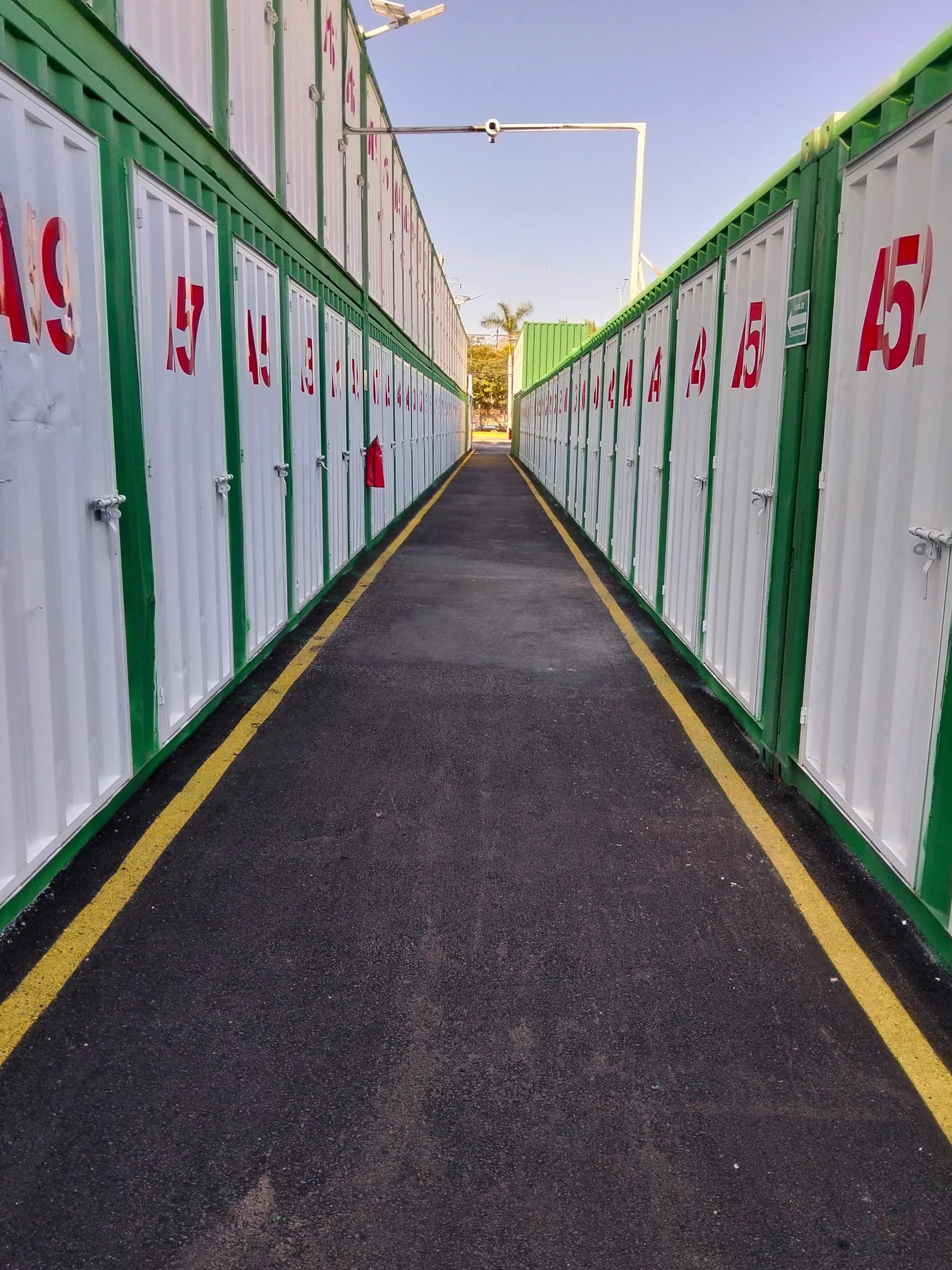 Fachada e instalaciones de la sucursal ToroBox Bucerías